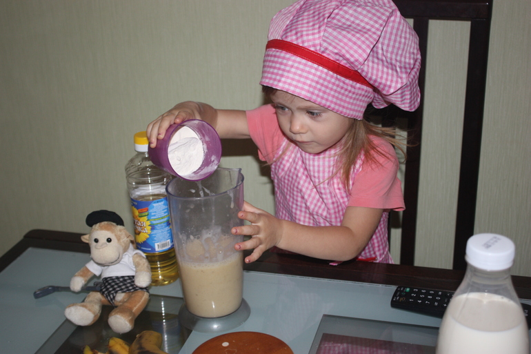 ФМ - Готовим с детьми (Банановые оладушки)