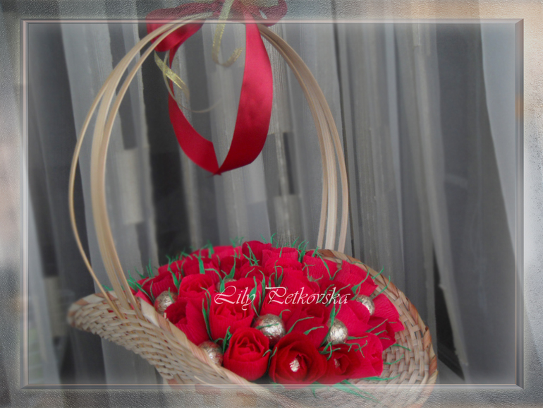 Корзина красных роз...