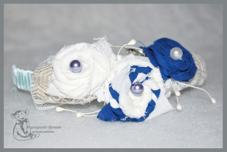 Типо новогодняя...