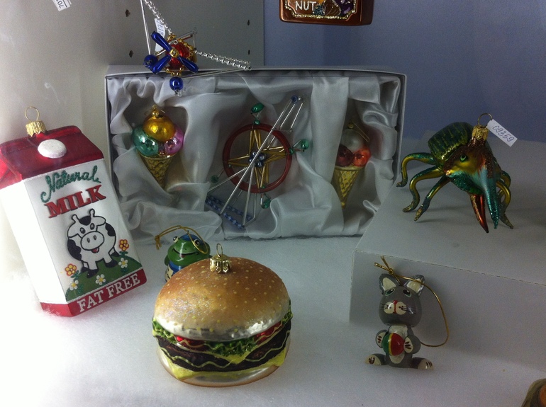 ФАБРИКА ЕЛОЧНЫХ ИГРУШЕК НА ВВЦ