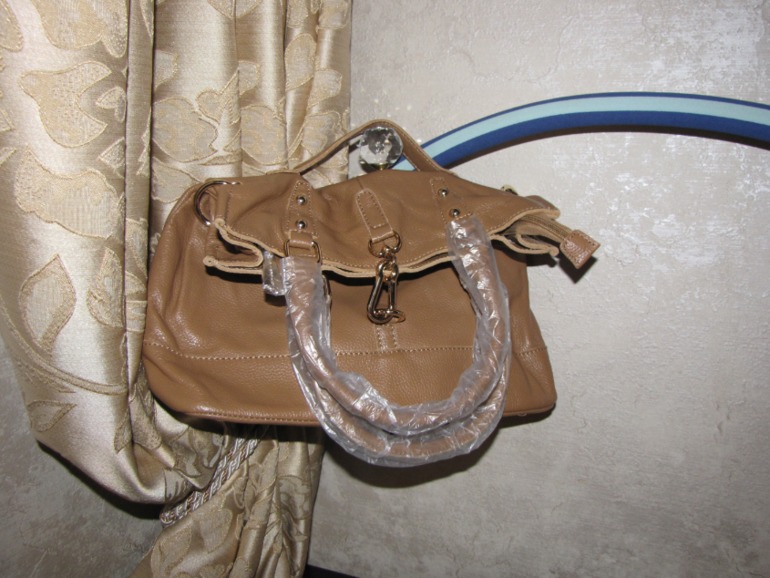 Хвастики по доступным сумочкам.