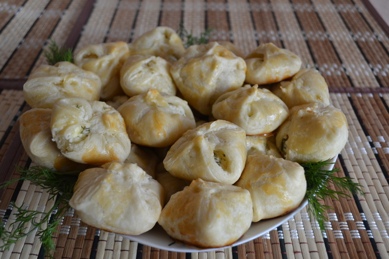 Конвертики с творогом и укропом