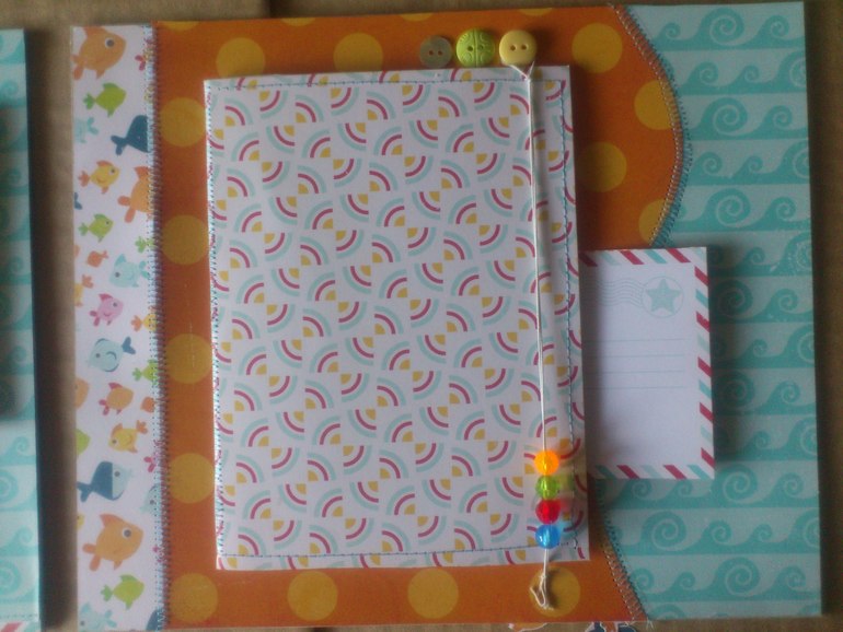 Покритикуйте пожалуйста.Первый разворот мальчикового альбома.