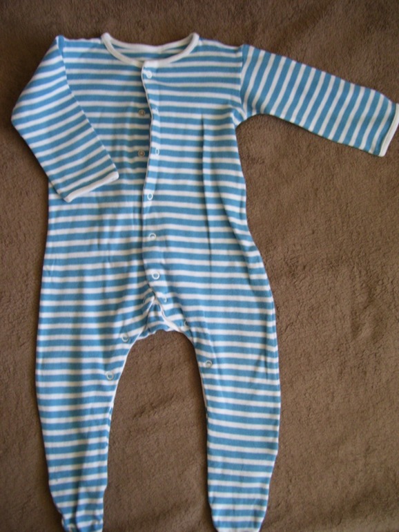 Одежда для мальчика Mothercare (толстовка, джинсы, рубашка, шорты, слипы). Б/у очень мало. От 3 до 18 месяцев.