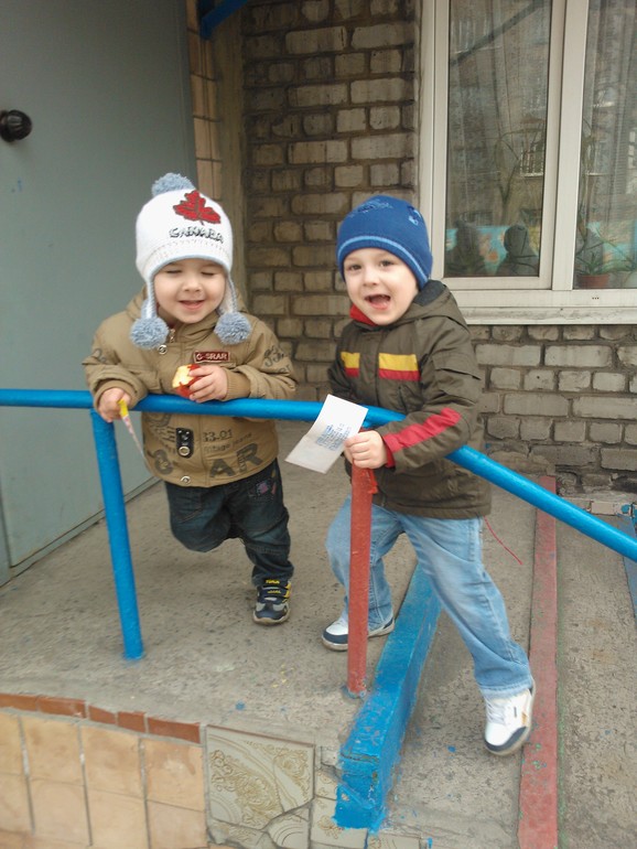 вот такую шапочку нам связала тетя на осень)))