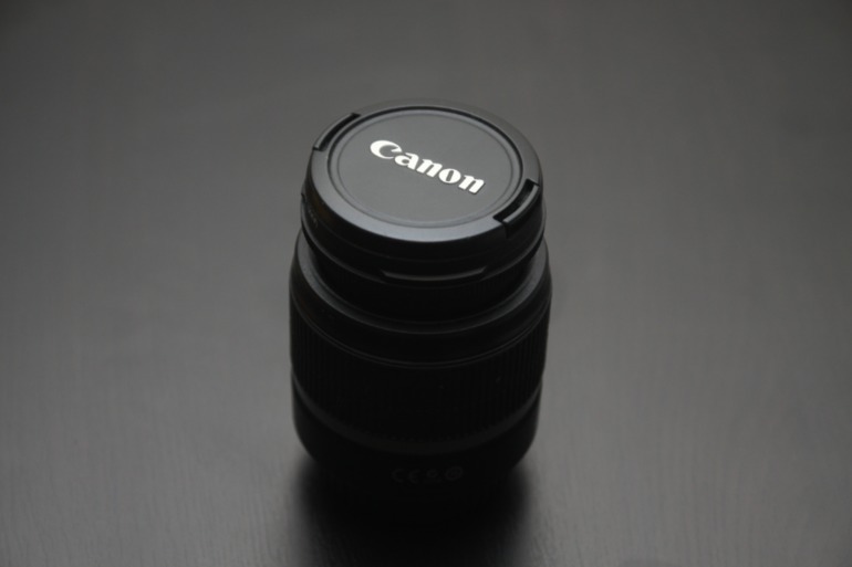 Продаю объектив Canon EFS 18-55mm f/3.5-5.6 IS   1000 рублей