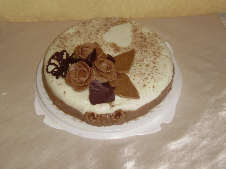 Первые тортики из мастики