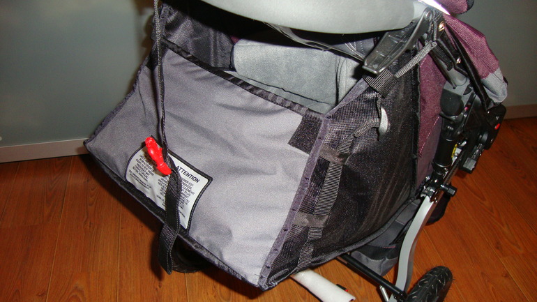 Коляска трехколесная BOB Revolution SE