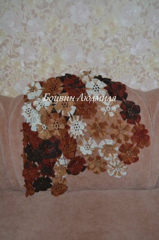 Палантин крючком из цветочных мотивов - 2