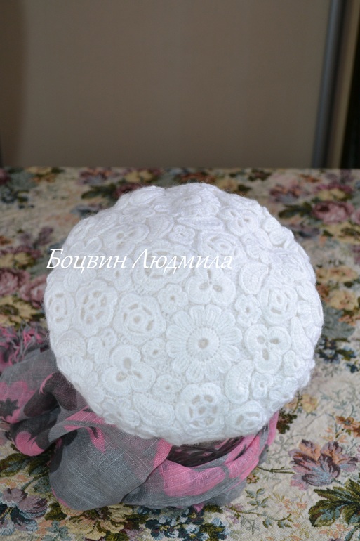 Берет крючком "Цветочный"