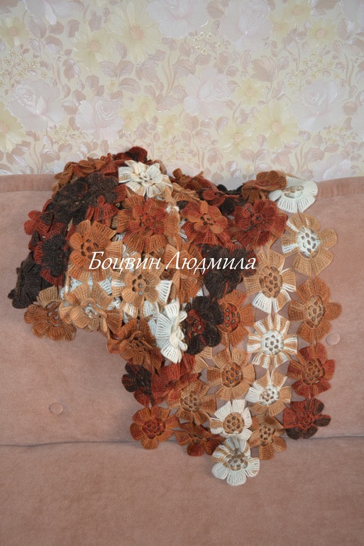 Палантин крючком из цветочных мотивов - 2
