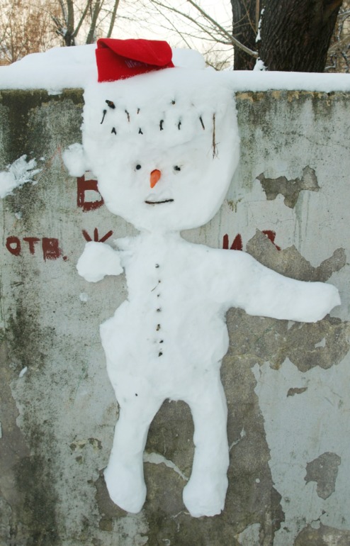 Снеговик на подоконнике