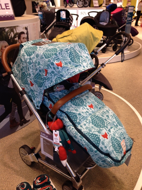 Очень нравится цветвое решение)) Простофото))