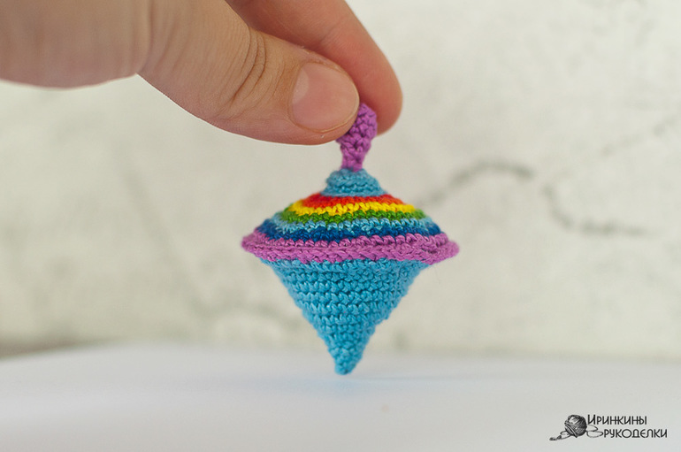 Радужная юла, бирка и пакетик