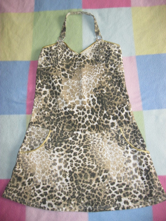 Отдам даром женские и детские вещи.