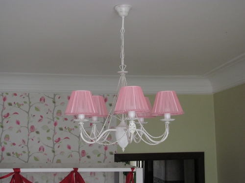 Я к вам с новой люстрой