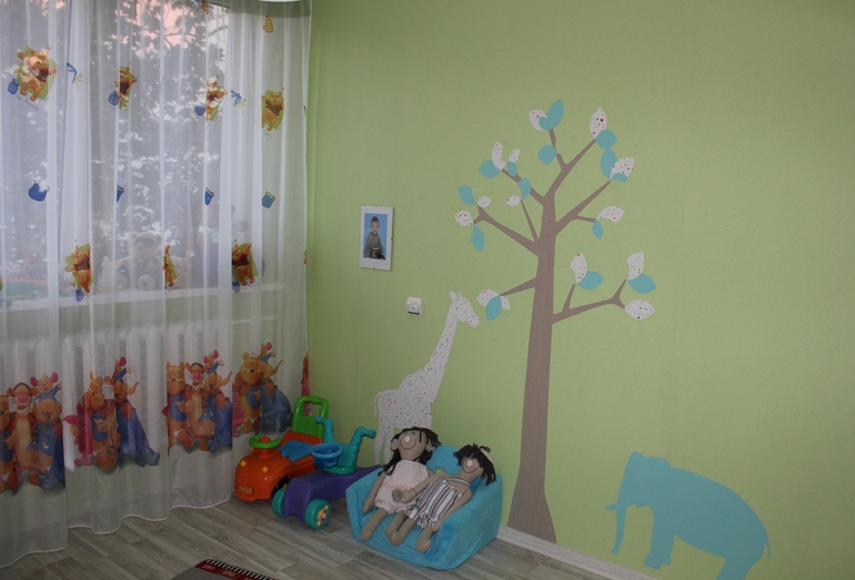 Алана комната. Скромно, но мне нравиться.