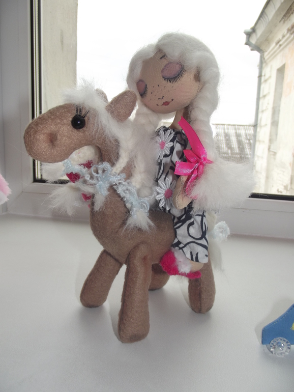 Выставка творческих объединений в школе