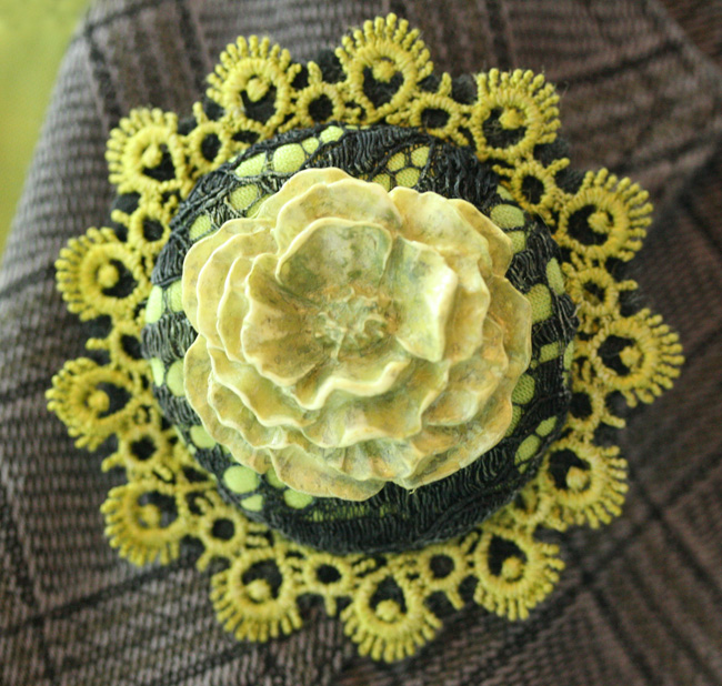 Брошка за брошкой...