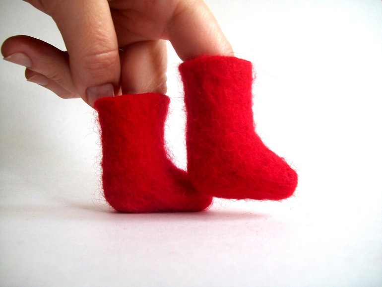 Валенки - не подшиты, стареньки.