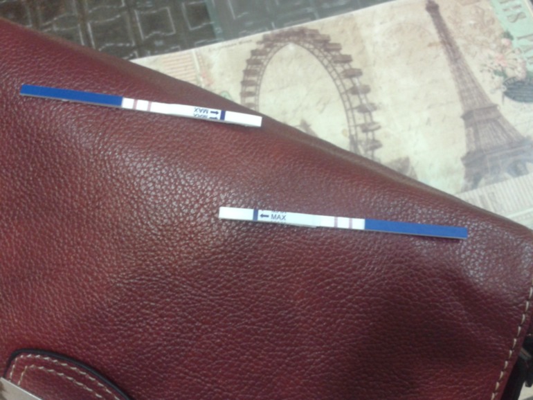 Подержи меня за плечи я грудями потрясу.....