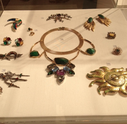 Выставка украшений Эвелины Хромченко