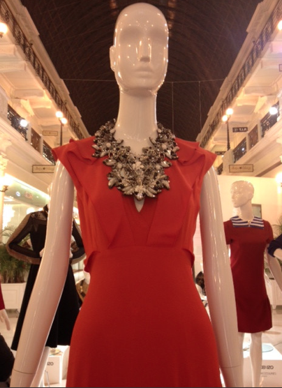 Выставка украшений Эвелины Хромченко