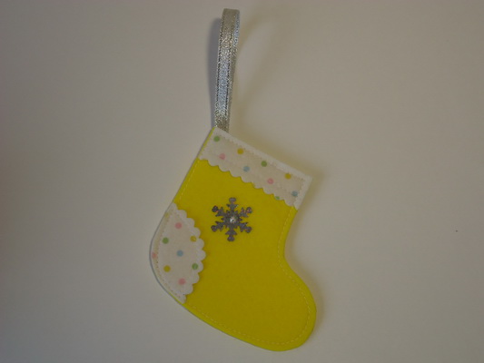 Новогодние игрушки на ёлку.