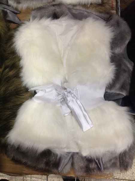 Жилетки детские  по 580 руб . Доставка 10-14 дней