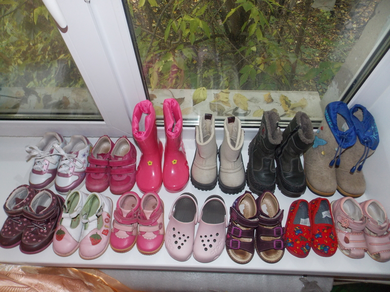 Обувь на девочку 21-25 р. все сезоны и мальчику (зимняя)-27 р.