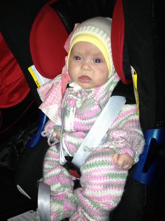 Продам вязаный комбинезон на малыша от 0 до 6 мес (б/у в идеальном состоянии)