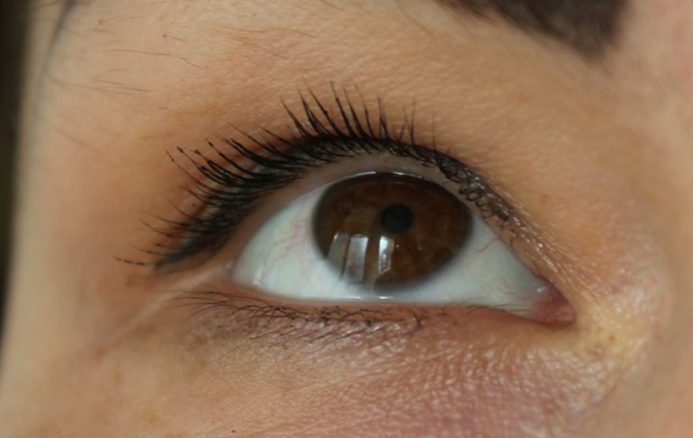 Полуперманентная тушь. Чудес не ждите!
