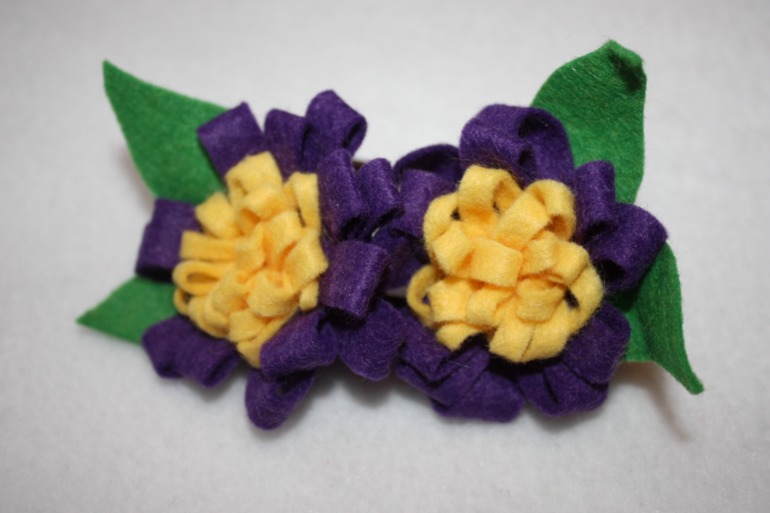 Первые резиночки с фетровыми цветами