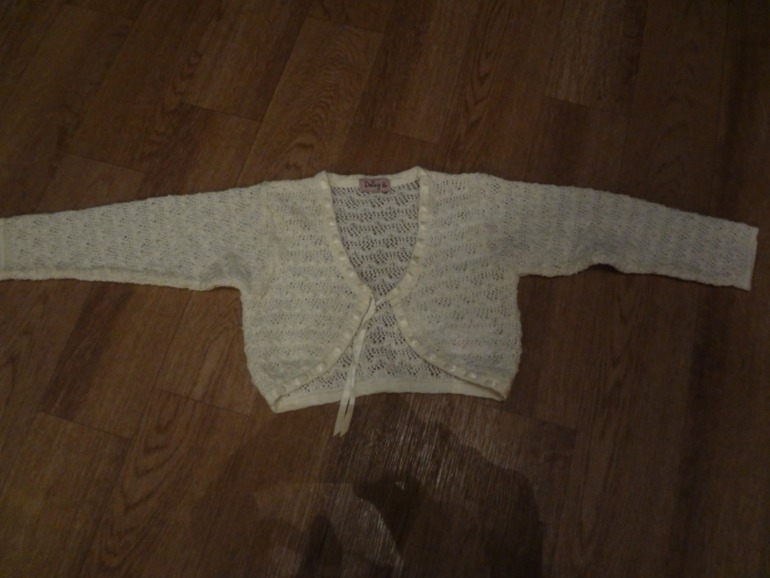 Новое ожурное кремовое болеро для девочки BAMBINI. На 2-3 года. Цена 500 руб.