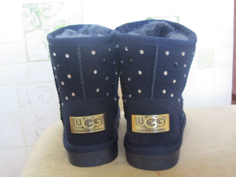 Продам угги UCC  27 размер