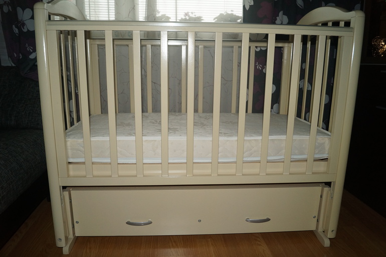 Кроватка Регина С-600 (Можга) + матрас+комод  (б/у)