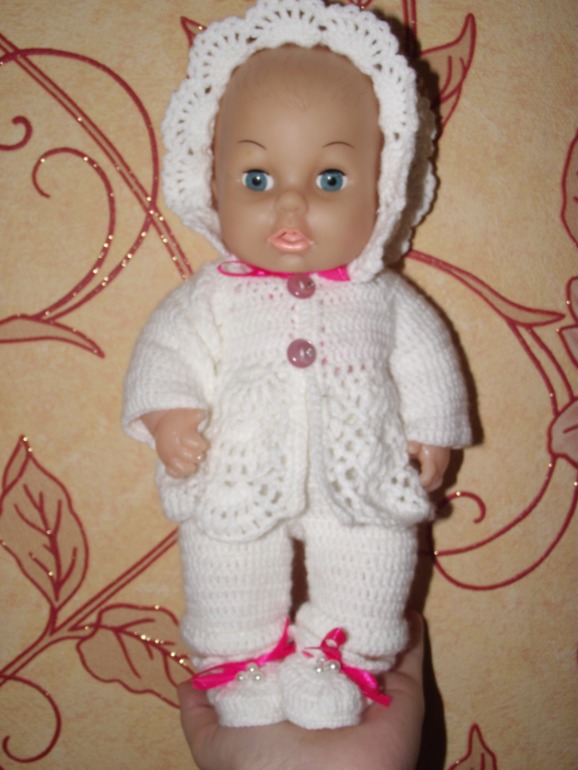 Попросили обвязать пупса в детский сад...