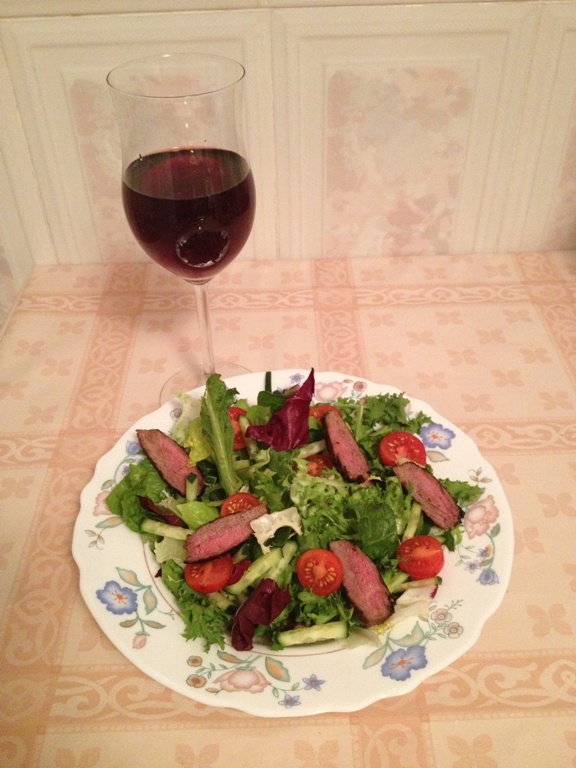 САЛАТ с говяжьей вырезкой