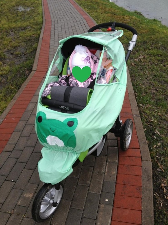 Очередной дождевик на Peg-Perego GT3 , или наша лягушка :))