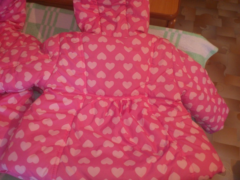 Продам срочно пакет вещей для двойни девочек от 6 мес. до 1,5 лет.