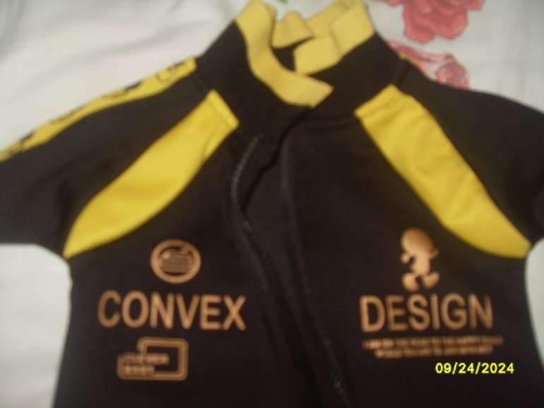 Продам срочно пакет вещей для двойни девочек от 6 мес. до 1,5 лет.