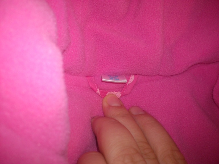 Продам срочно пакет вещей для двойни девочек от 6 мес. до 1,5 лет.