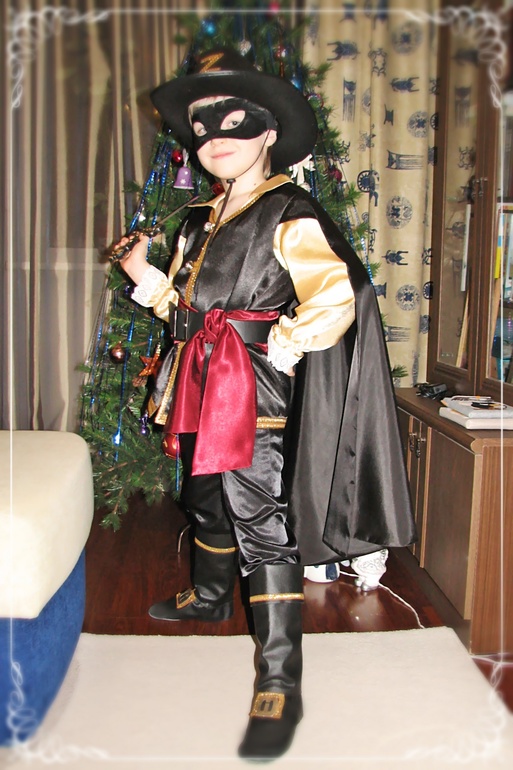 ЗОРРО 2014г))) Я по-испански хитрый лис, Не провести меня злодею! А по-английски чистый лист, И тайной древнею владею…