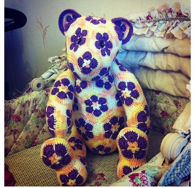 вяжу на заказ веселых смешариков. И не только:)