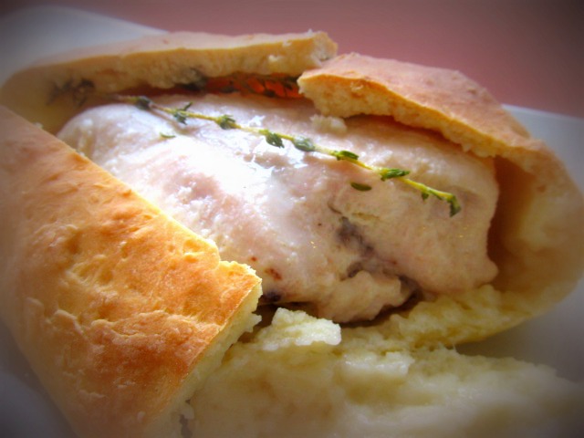 Цыплёнок запечённый в тесте с ароматным тимьяном