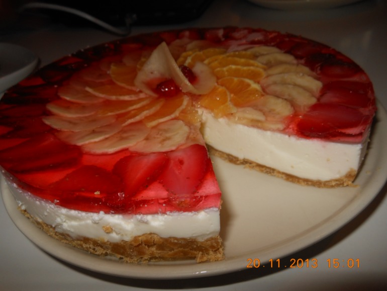 Чизкейк с фруктами.