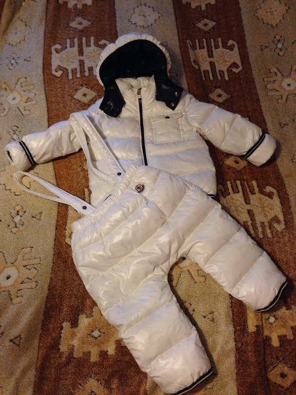 Продам комбинезон Moncler 18-24 мес. Оригинал