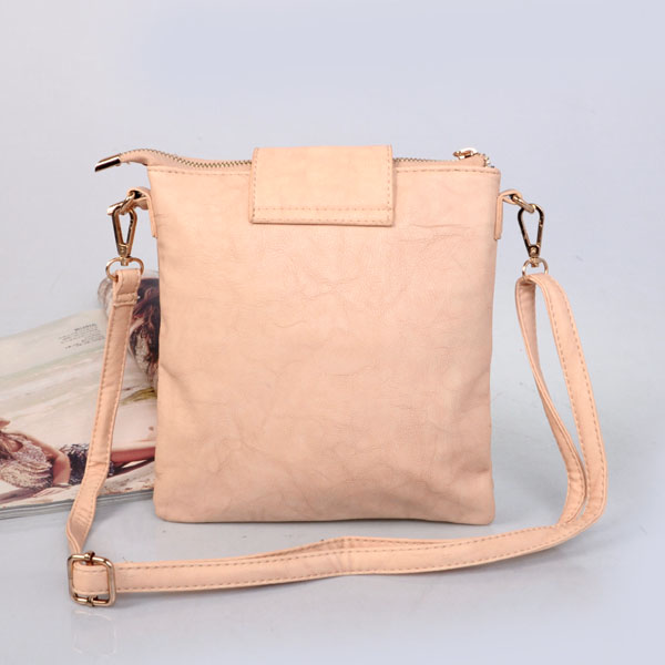 Клатчи и просто маленькие сумочки через плечо!