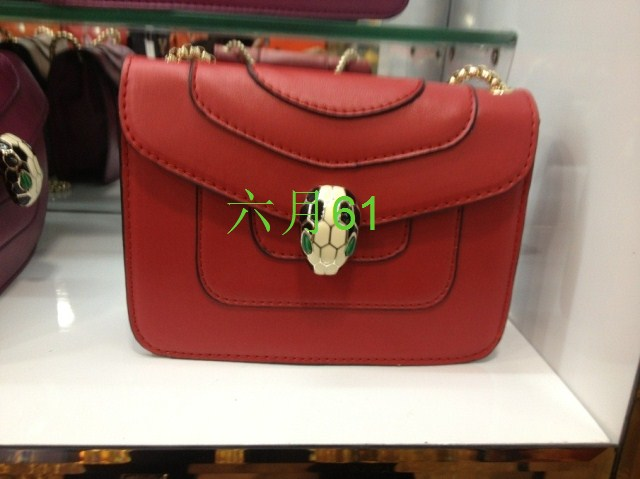 Клатчи и просто маленькие сумочки через плечо!