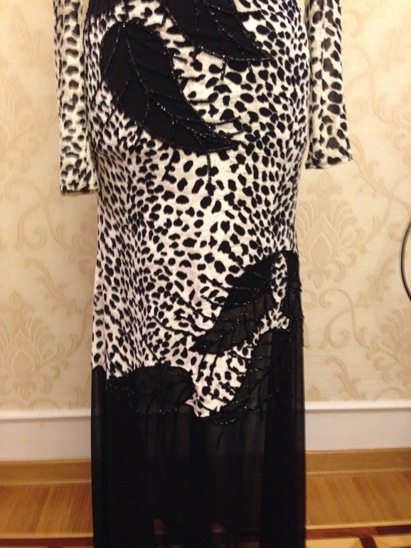 Вечерние платья Тигровая с бисером щчень красивая цена 4000 рублей